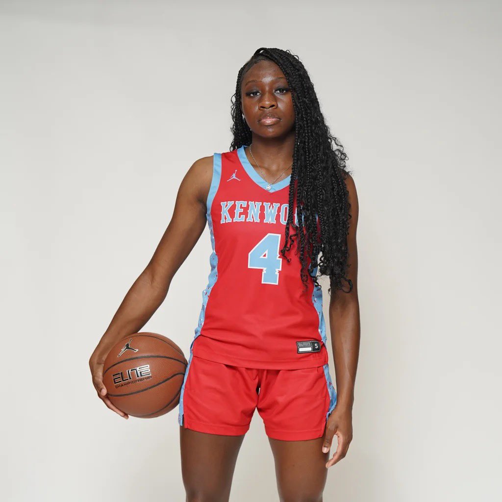 ValenciaMiller_'s tweet photo. Valencia Miller Game Report: @ Hyde Park
By Team Reports
Dec 13, 2025, 2:14am
A Season-Best Performance from Valencia Miller Leads Kenwood over Hyde Park https://t.co/kUqIvrLyRm https://t.co/scxRQY4hX5