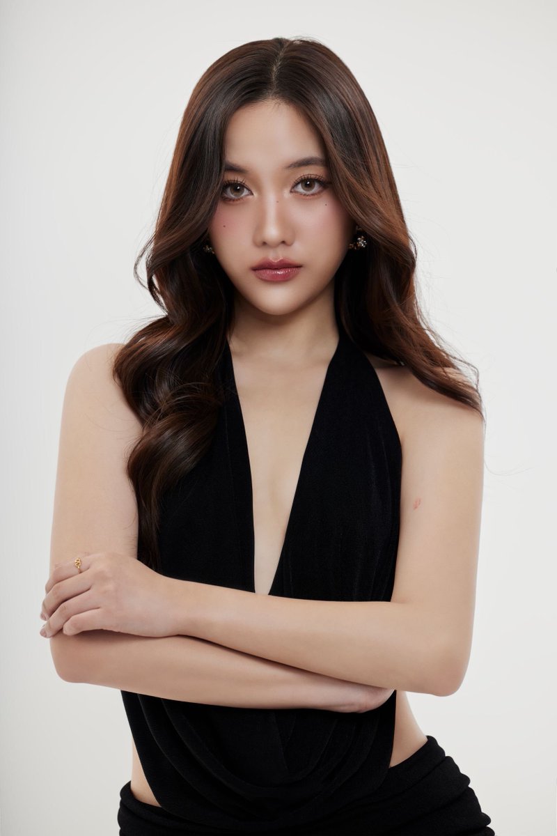 WEED_ENT's tweet photo. “SHEEP” ชวน ฟรีน-เบ็คกี้ โชว์โมเม้นท์จิ้นสุดคิ้วท์ ในงานเฉลิมฉลองส่งท้ายปี Carry the “Celeb” ration  

#srchafreen #beckysangels 
#FreenBecky 
#SHEEPxfreenbecky #SHEEPTheCelebration

 “SHEEP” เคสสัญชาติไทย ผู้ผลิตและออกแบบแก็ดเจ็ตที่ใส่ใจในทุกรายละเอียดของสินค้า  ชวน ฟรีน-เบ็คก���้ 2 นักแสดงสาว ตัวแม่แห่งจักรวาลจิ้น ฟรีน- สโรชา จันทร์กิมฮะ และ เบคกี้- รีเบคก้า   แพทรีเซีย อาร์มสตรอง กับกิจกรรมสุดพิเศษ Tiktok Challenge โชว์โมเม้นท์สุดห���านและสนุกสนานให้แฟนๆได้อมยิ้มตาม โชว์ท่าเซลฟี่กับเคสม่อนชิชิในท่าสุดคิ้วท์ 

พร้อมเปิดตัว  Collection Presenter “พั้นรักแมว”  พันธิตา บุญชวน อินฟลูเอนเซอร์ชื่อดังขวัญใจโซเชียล ร่วมด้วย มุก วรนิษฐ์  ถาวรวงศ์ ที่จะมาร้องเพลงคริสต์มาสโชว์ ร่วมเฉลิมฉลองส่งท้ายปี กับงาน Carry the “Celeb” ration พร้อมเปิดตัวคอลเลคชั่นพิเศษ SHEEP X Monchhichi :The Celebration-Limited Edition  วันเสาร์ที่20 ธันวาคม  2568 เวลา 12.30 -14.30 น.  ณ เดอะมอลล์ไลฟ��สไตล์ บางกะปิ แกรนด์ฮอลล์ ชั้น G
