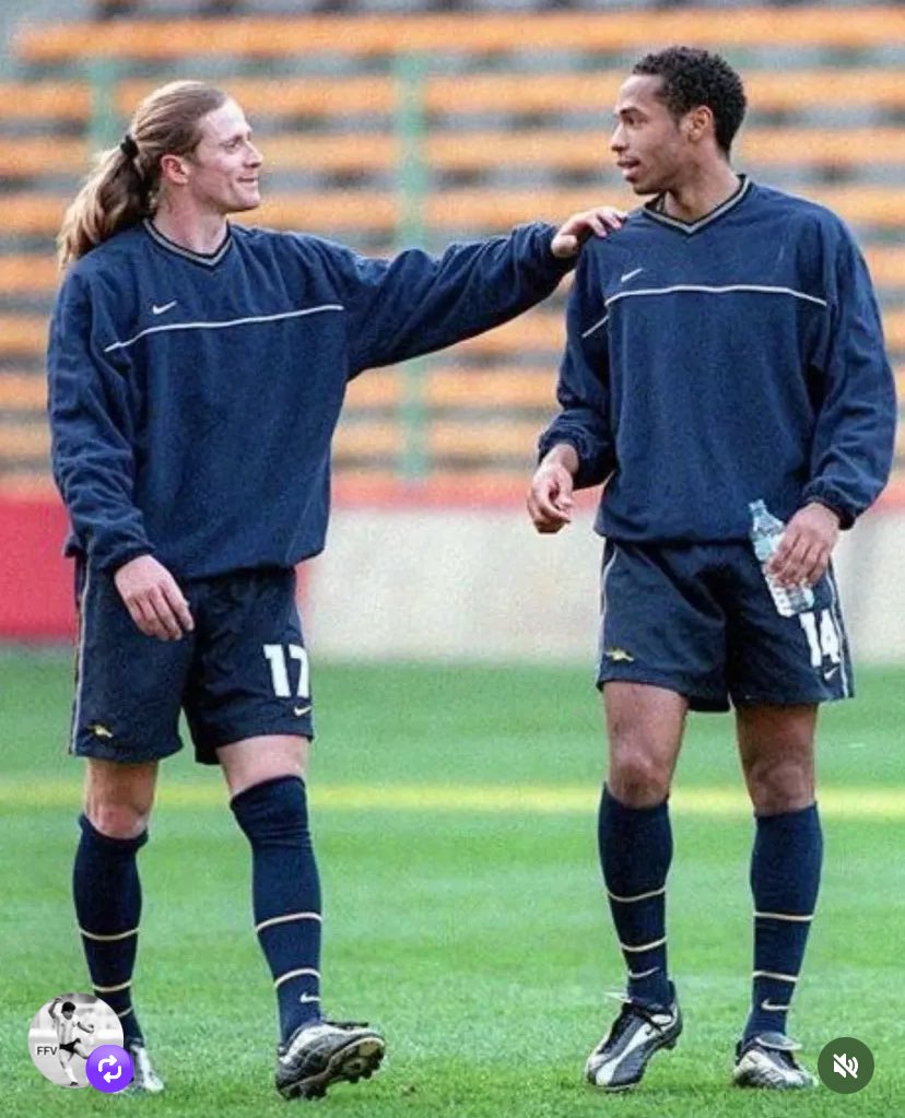 Baggio2345's tweet image. I can see Thierry Henry, who’s the other player?

Level: Hard