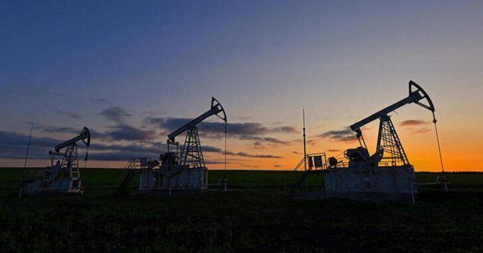 nithingundeti's tweet photo. India's crude oil imports from Russia are on track to hit a 6-month high in December, as the world's third-biggest buyer defies US sanctions on Moscow's oil producers. https://t.co/H2bYeJfj4P