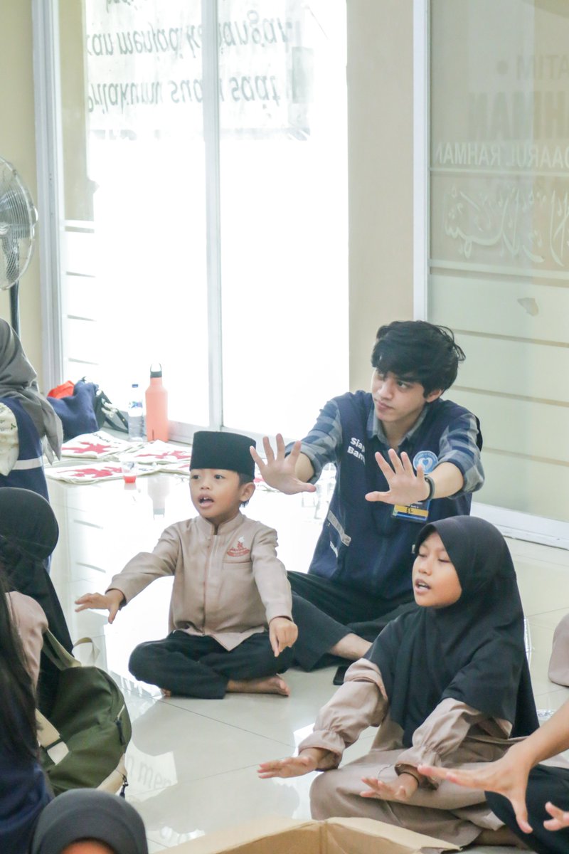 kitabisacom's tweet photo. @doustte Leya galang dana ✅
El galang dana ✅
El pernah jadi relawan di panti asuhan ✅
Ayahnya Leya ngehibur warga di Sumatera ✅

Semoga kapal ini terus 💕 https://t.co/ljD4Z9cQPn