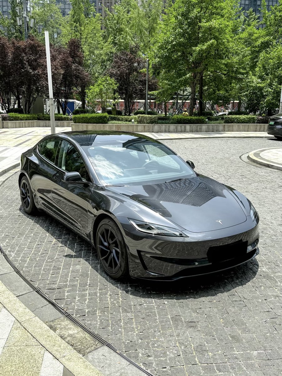 TeslaNewswire's tweet image. 📸 Stealth Grey Model 3 Performance with 19” Warp wheels (exclusive to China)