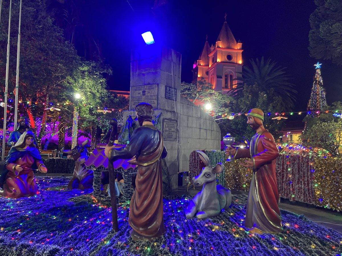 LuigiCisneros12's tweet photo. #NavidadCreativa 🫟⛪️⛰️ https://t.co/y97QzEUUYX