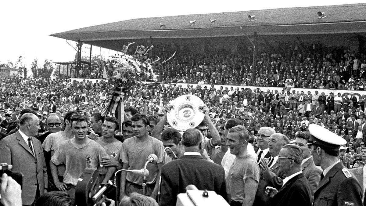 15.12.1895 bist nur du gebor‘n 💙💛