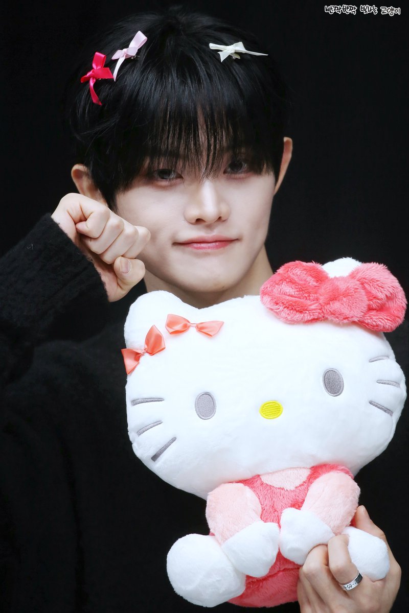 smiley__potato's tweet photo. the cutest duo https://t.co/qr4P1Hy64k
