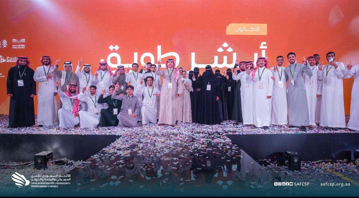 تميز |

تبارك جامعة جدة لعضو هيئة التدريس بكلية علوم وهندسة الحاسب د. محمد دخيل الله الأحمدي لتأهل فريقه المشارك في #هاكاثون_أبشر_طويق ضمن أفضل 15 مشروعاً من بين 1856 فريق مشارك، حيث بلغ عدد الأعضاء المشاركين 4157 مشارك. إنجاز مشرّف يُجسّد تميّز أعضاء هيئة التدريس ويؤكد دورهم