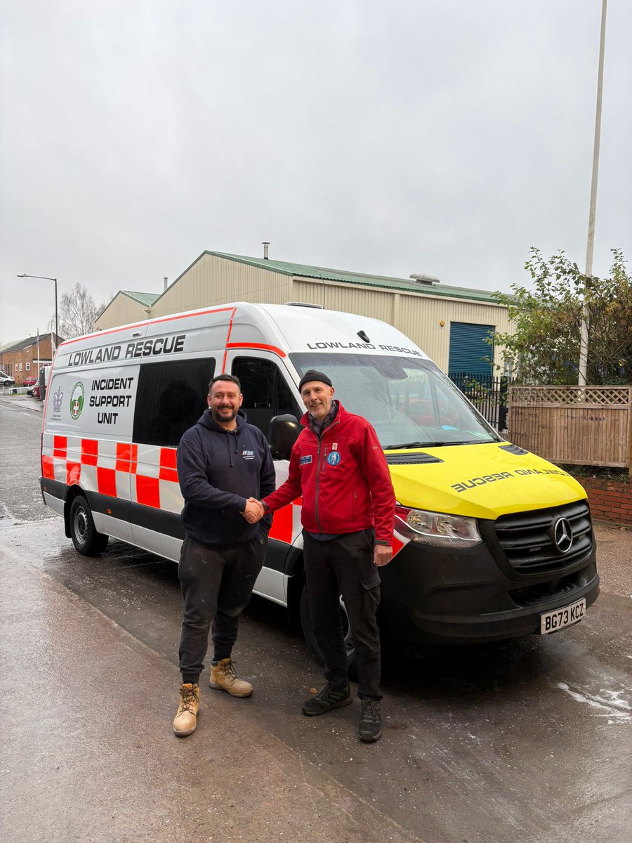 WarkSAR's tweet image. Huge thanks to Ray at Autocraft of Kenilworth

After a small bump to one of our vehicles, Ray very kindly repaired it free of charge. A true gentleman who couldn’t do enough to support what we do.

The work is to an incredibly high standard — we’re truly blown away. Thank you!