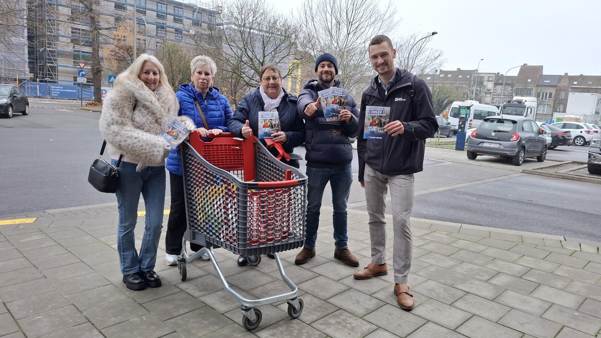 Bescherm onze koopkracht! Bespaar niet op onze mensen, maar op het politieke systeem en de immigratiefactuur. Met die boodschap gingen we op stap, want de winkelkar wordt stilaan onbetaalbaar voor veel Gentenaars. Surf snel naar beschermonzekoopkracht.be