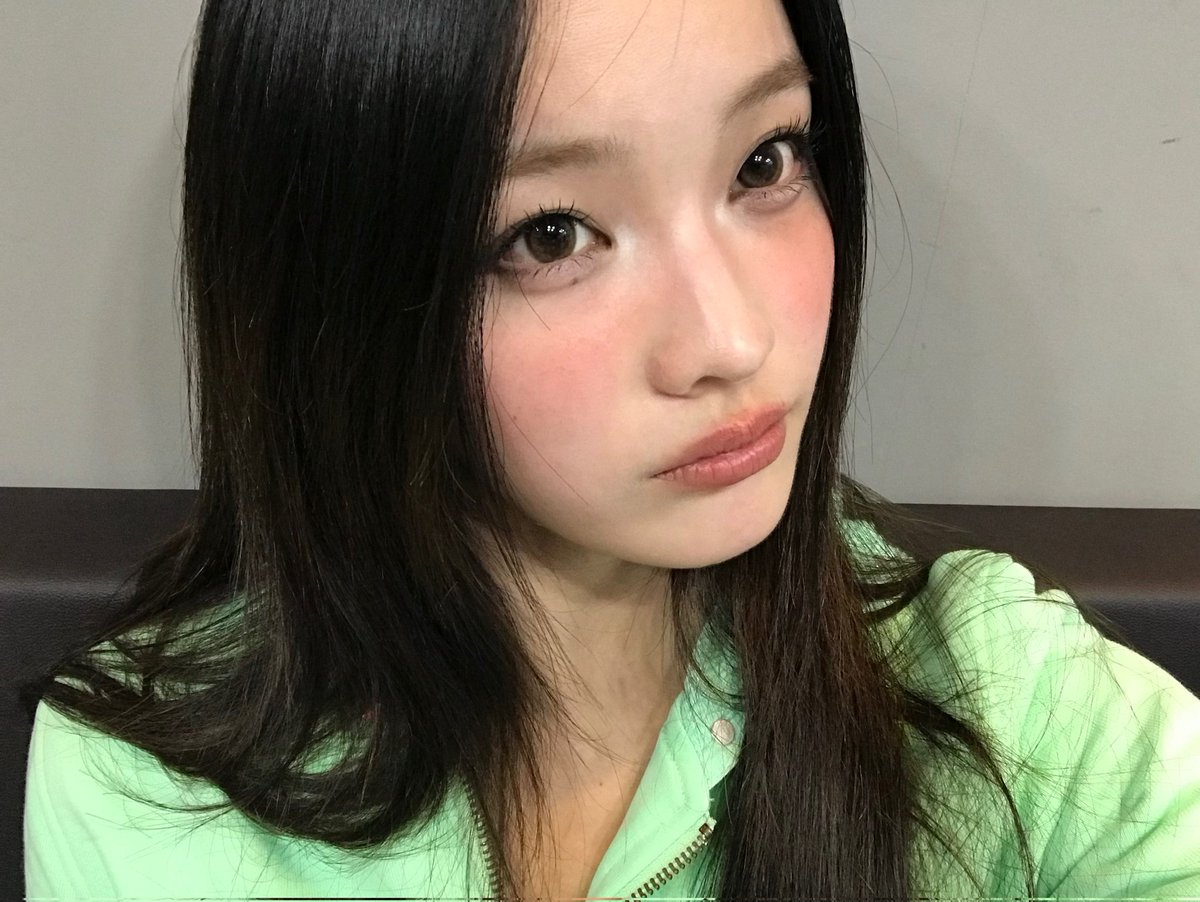 illitweverse's tweet image. 🌟 #IROHA | 251215

🐢: N★T CUTE~ 🌱🌱

#ILLIT #아일릿 @ILLIT_official @ILLIT_twt