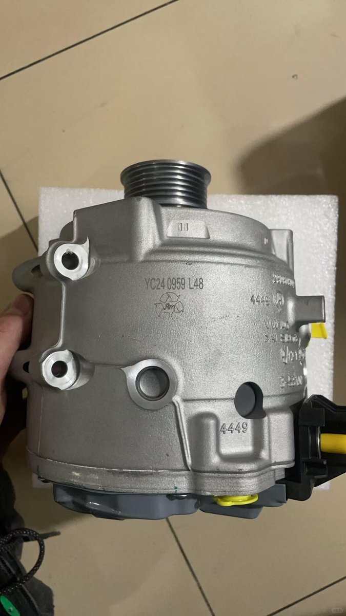 GoldenMotorPart's tweet image. 🚗⚡ Alternator | For Audi Water-Cooled Diesel Models (OE: 4N1903028)

High-performance water-cooled diesel alternator in stock!
Designed for various Audi diesel models, providing greater stability and durability to ensure efficient power output in all driving conditions.