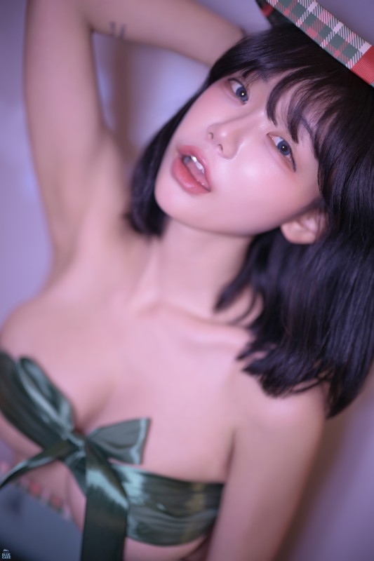 Leeheeexp's tweet photo. Berry absolutely owns the night in 'Red Sparkle Nights' β a breathtaking collection where sparkling red outfits meet irresistible charm Dive into this fantasy of glamour and seduction that will leave you spellbound.
https://t.co/BeSKSKREkT
#SHOWARTX #BERRY #BLUECAKE #GLAMOUR https://t.co/5UAdRWWRDk