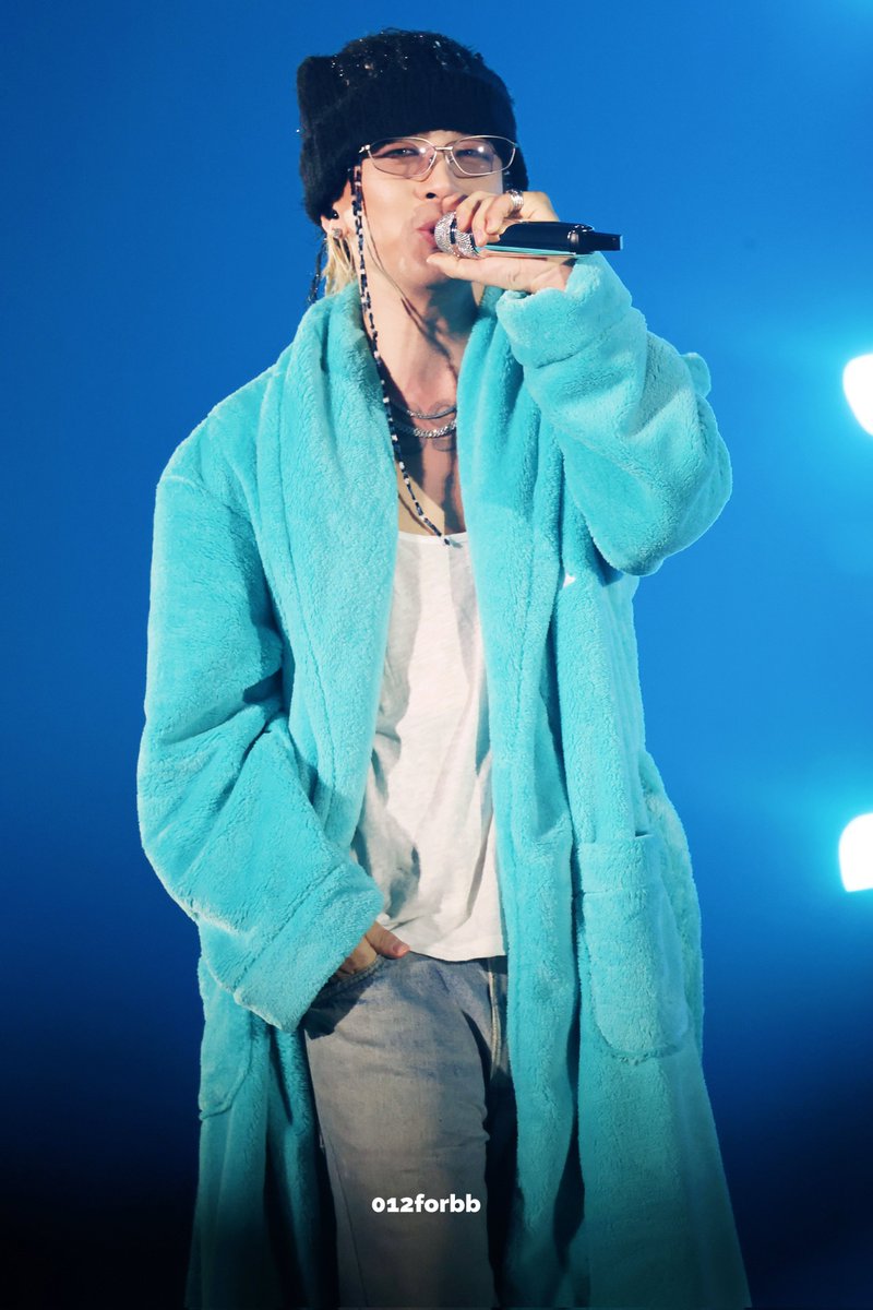 012forbb's tweet photo. 251214 

🌞🩵
@Realtaeyang

#태양 #TAEYANG #동영배 https://t.co/QOkZkjcIbP