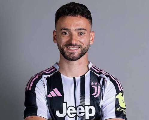 LapoNero's tweet image. Si parla ancora troppo poco di questa ennesima perla di mercato del grandissimo condottiero francese.
#BolognaJuve