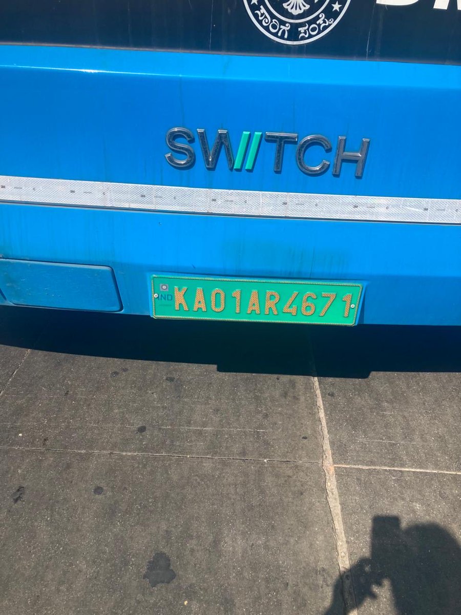 sjp14park's tweet photo. BUS #KA01 AR 4671 driver ARJUN hit & run opposite Shanthinagar bus stand (double road Cemetry Signal). Caught up with the driver at Madiwala Check Post. Very arrogant, traffic police requested to register complaint at WG TRAFFIC POLICE @KSRTC_Journeys @KSRSA_GoK @BMTC_BENGALURU https://t.co/0xheCOYrEj