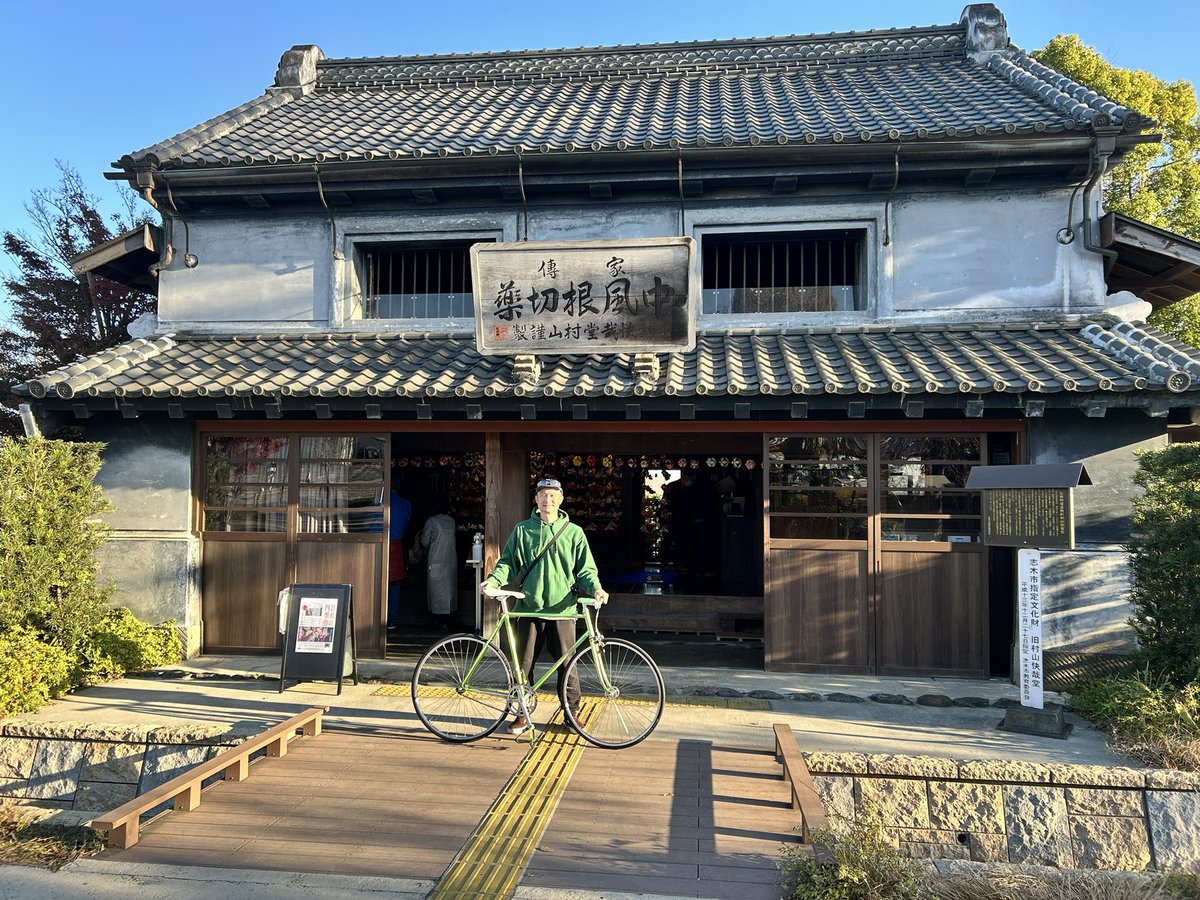 siontt's tweet photo. 人は1人ではないと信じていない

　　　　　スティーブン・スピルバーグ

➡️分かってらっしゃる https://t.co/s6lYYgxofr