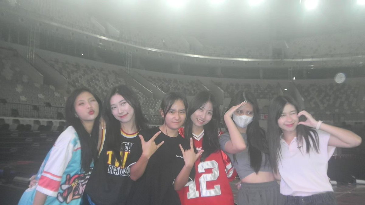 out of context jesi #JecOfAllTrades (@oocjessi) on Twitter photo 