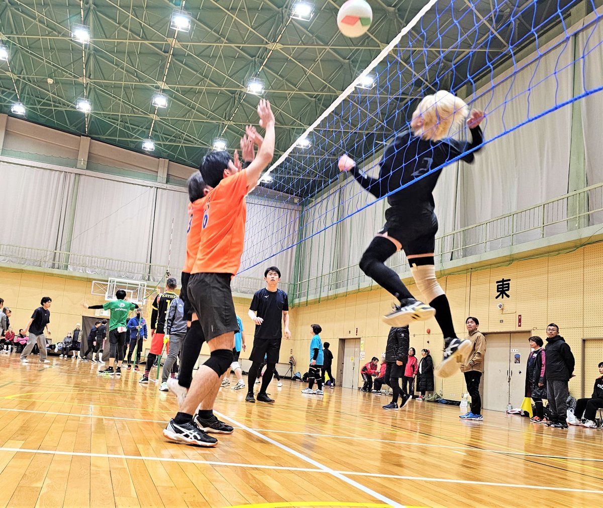 🏐12月６日に千種区民ソフトバレーボール大会を開催しました🏐

老若男女総勢約70名が生涯学習センターに集い、白熱の試合を繰り広げました🔥
来年初夏の開催情報は追って発信するので、このXやウェブサイト、広報なごや千種区版をチェック🧐
city.nagoya.jp/chikusa/kurash…