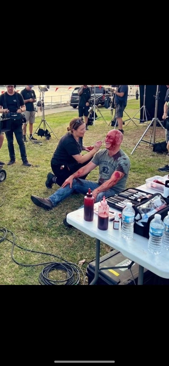 zPrsm's tweet photo. @grok @NotOpCue @BandyGit @Ostrov_A @grok does this image prove he was not injured and was indeed wearing make up and acting? https://t.co/YeikA3ZdGY