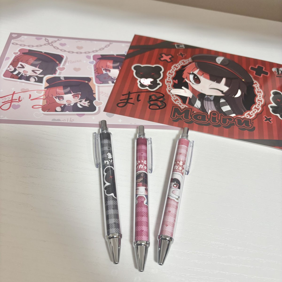 今日はA賞・B賞をお見せします✨ A賞は【直筆サイン入りブロマイド