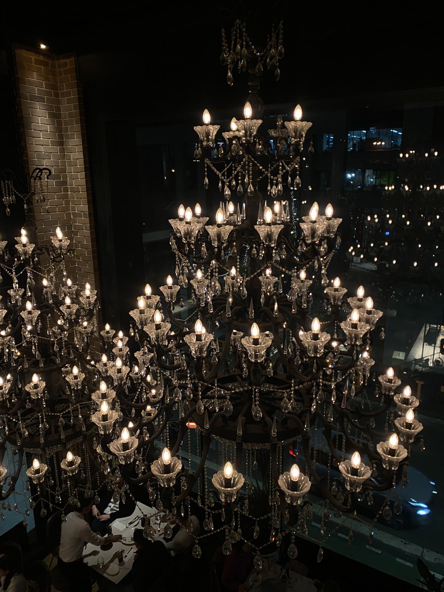 kinkerbellx's tweet image. I don’t even have to try, dinner was paid for before I even foot in the restaurant 

How’s your Monday nerds?