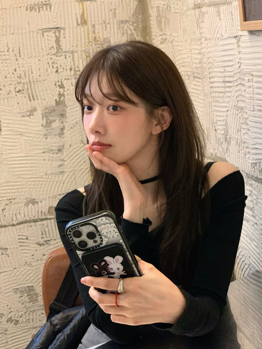 NICESTAGRAM's tweet image. [151225] — e.heomer ☆ ig update !

"🐰
After a long time, I put on CASETiFY and my phone feels like new again! 💕"

[+]
#EUNICE #유니스