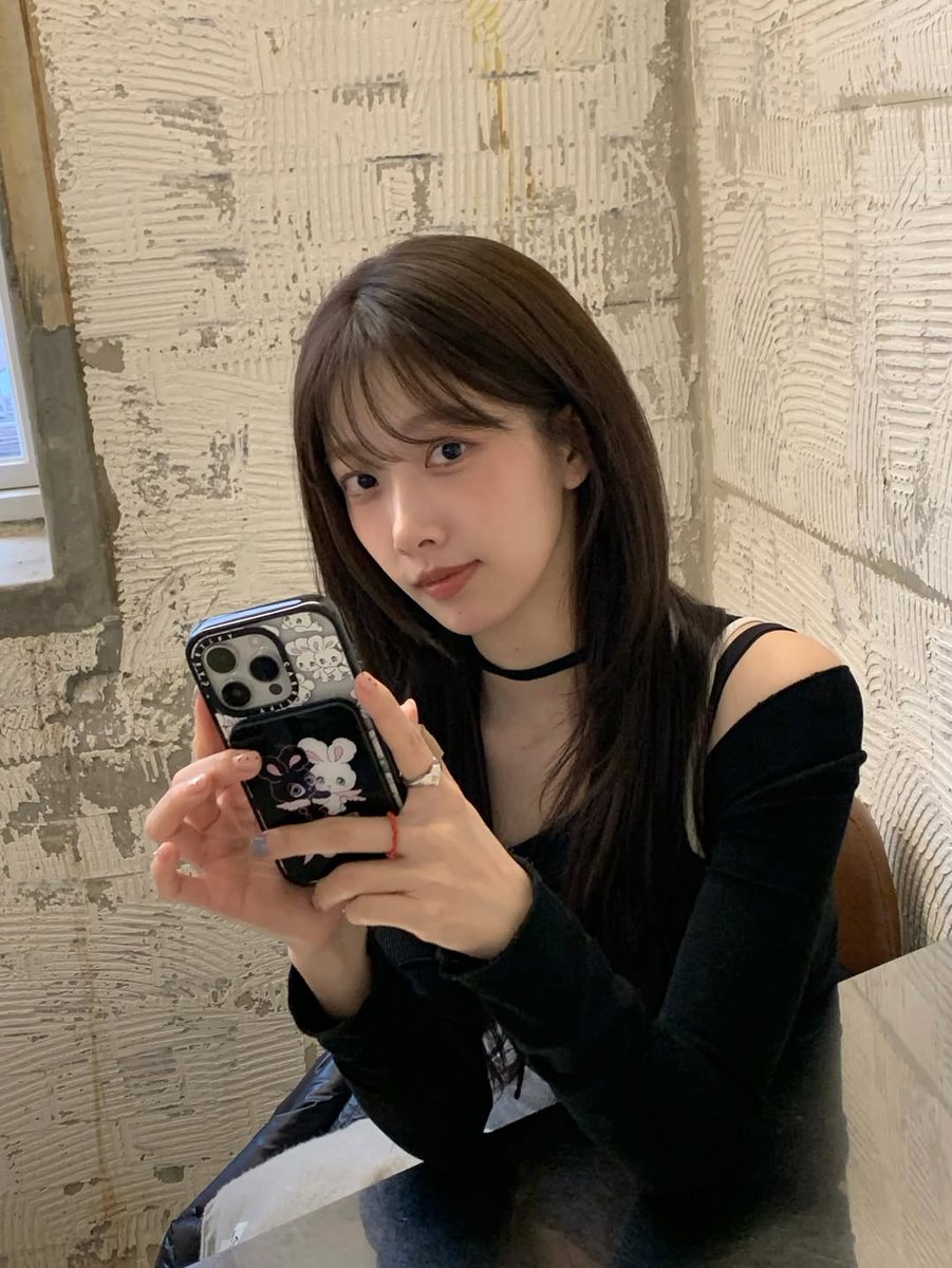 NICESTAGRAM's tweet image. [151225] — e.heomer ☆ ig update !

"🐰
After a long time, I put on CASETiFY and my phone feels like new again! 💕"

[+]
#EUNICE #유니스