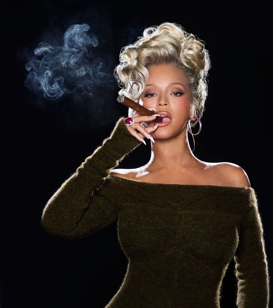 sweteener_'s tweet image. 🚨 Beyoncé has unfollowed Nicki Minaj on Instagram.