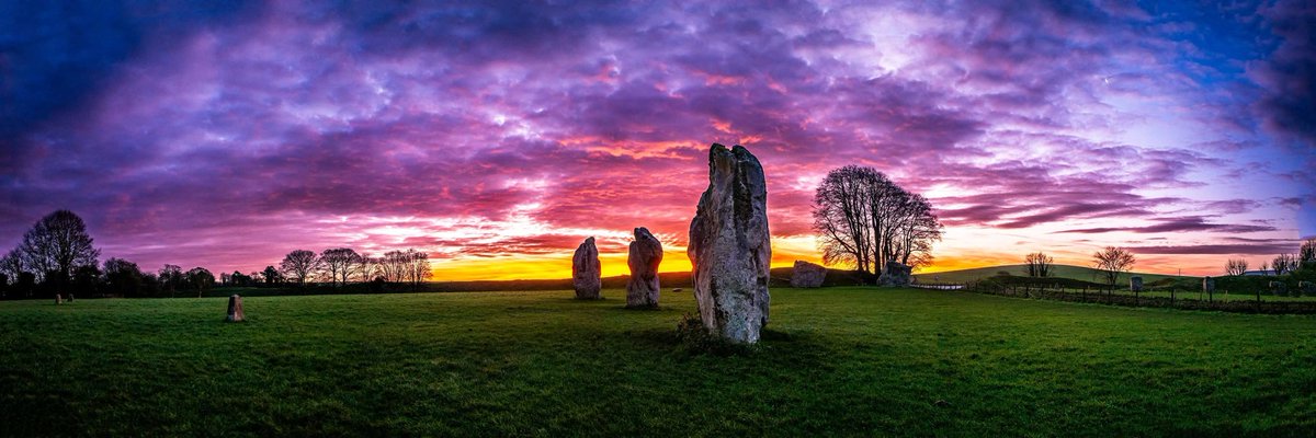 Who wishes they could wake up to this?
Avebury dawn this week. by David White.
