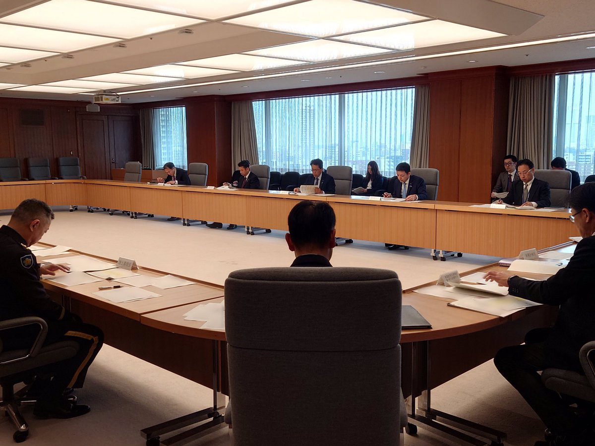 ModJapan_jp's tweet image. 12月11日、プロジェクト管理対象の装備品の開発状況などについて審議するため、装備取得委員会を開催しました。

委員長を務める宮﨑副大臣の下、吉田政務官、若林政務官も出席しました。…