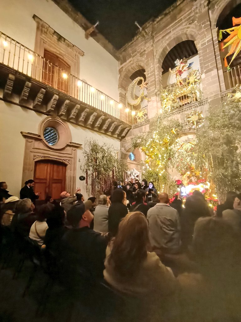 antonietainfo's tweet photo. #Navidad #SanMigueldeAllende ESTA NOCHE SE REALIZÓ LA INAUGURACIÓN DEL NACIMIENTO EN EL MUSEO CASA DE ALLENDE. 
🎄 ESTARÁ ABIERTO AL PÚBLICO DEL 14 DE DICIEMBRE 2025 AL 11 DE ENERO 2026 San Miguel de Allende 
https://t.co/9M860RFlLC
#AntonietaInforma
📷 @antonietainfo @hera106 https://t.co/d2NIJyk9so