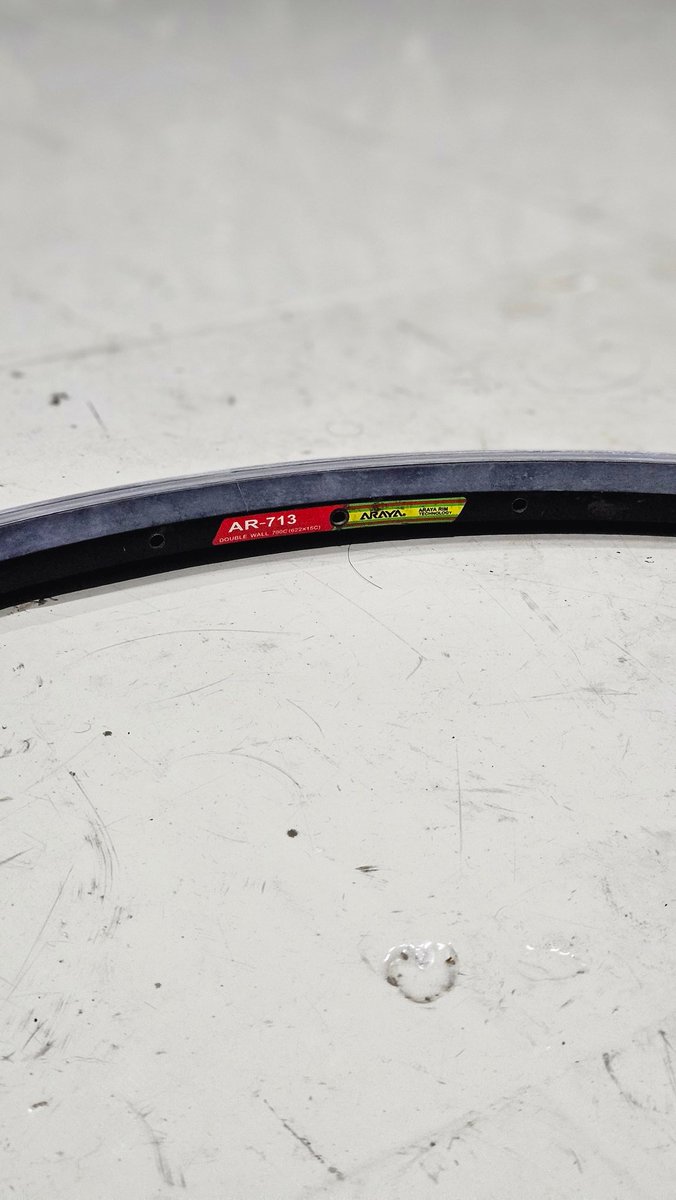 zerozero_fnfjb's tweet photo. #fnfjb WTS ARAYA 713 32H HITAM SEPSANG kondisi bekas = Rp 275.000

Minus pemakaian, lecet minor seperti di foto, fungsi 100% normal
Velg badak ringan

Bisa bundle dengan Hub Novatec Hitam 32H = Rp 325.000
(LEBIH MURAH BELI BUNDLE &amp; BONUS FREE BUILD WHEELSET BY BENGKEL TAKESHI) https://t.co/2CJAsJS2An