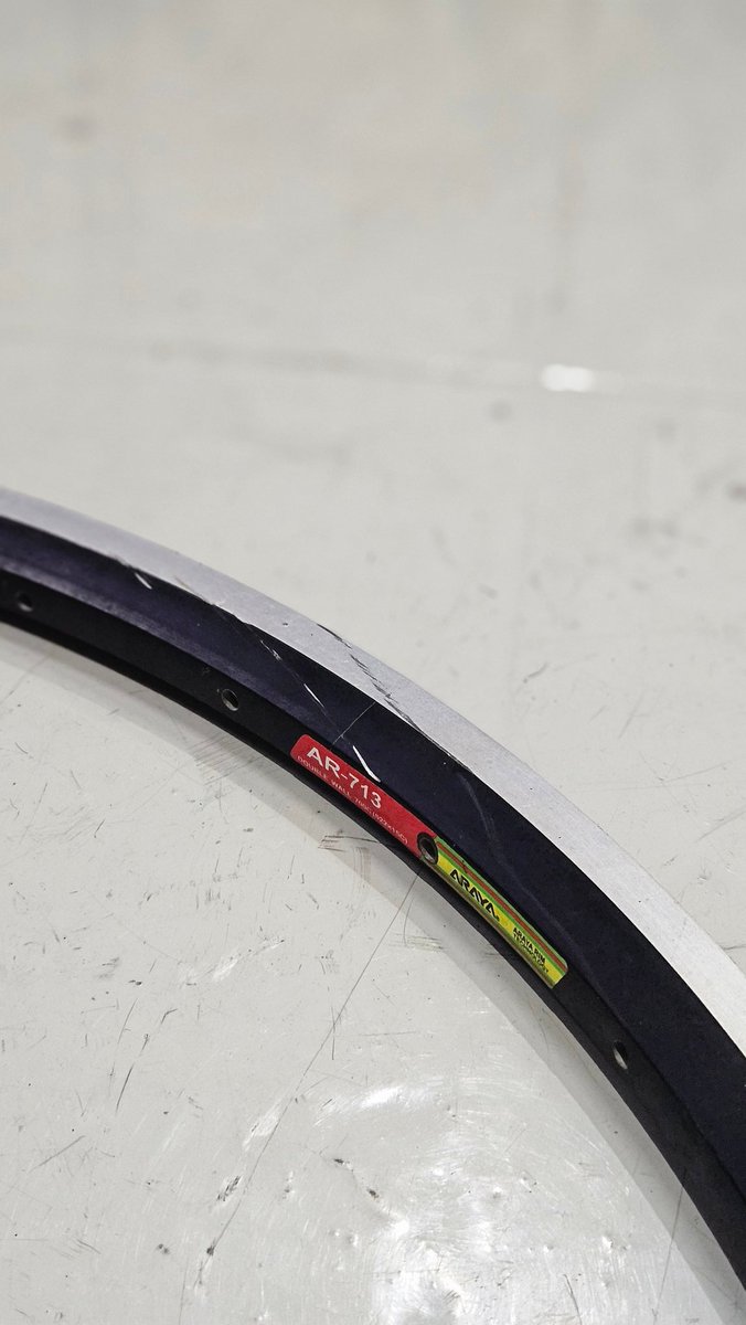 zerozero_fnfjb's tweet photo. #fnfjb WTS ARAYA 713 32H HITAM SEPSANG kondisi bekas = Rp 275.000

Minus pemakaian, lecet minor seperti di foto, fungsi 100% normal
Velg badak ringan

Bisa bundle dengan Hub Novatec Hitam 32H = Rp 325.000
(LEBIH MURAH BELI BUNDLE &amp; BONUS FREE BUILD WHEELSET BY BENGKEL TAKESHI) https://t.co/2CJAsJS2An