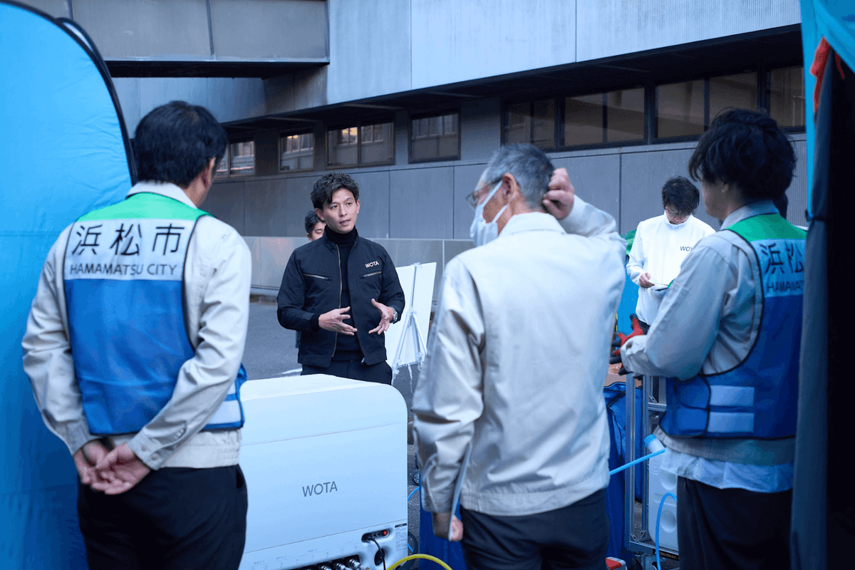 【浜松市にて「WOTA BOX」お披露目会・商品レクチャーを実施しました】

2025年11月14日（金）、浜松市にて水循環型シャワー「WOTA BOX」のお披露目会・商品レクチャーを実施しました。

浜松市には2025年2月に「WOTA