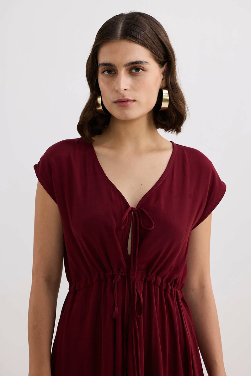 reistorlife's tweet photo. Holiday glam, the sustainable way ✨ Our burgundy dress is festive, flattering &amp; timeless—made for every celebration you have planned. Dress up, feel good, celebrate better.

More information - https://t.co/RHpJB9s4n2

#EcoFashion #SustainableStyle #HolidayOutfits #Reistor https://t.co/uPM3RMqHHX