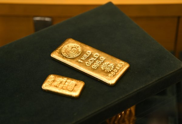 الذهب يرتفع مع انخفاض عوائد سندات الخزانة الأمريكية - زاد في المعاملات الفورية 0.3% إلى 4313.08 دولار للأوقية 