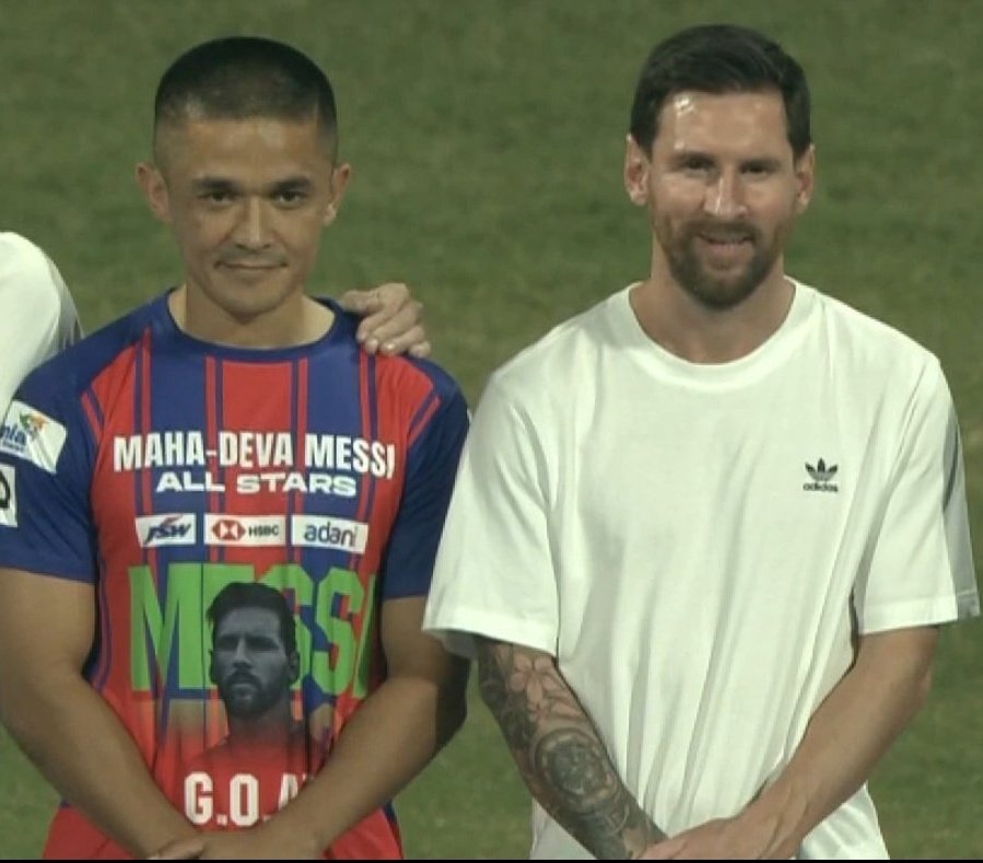 kcds40's tweet photo. Pathetic !!

@chetrisunil11  is GOAT.

Organizers please respect your GOAT . 95 international goals massive.  Fanboy nahi banana tha apne GOAT ko. 

#GOATIndiaTour
#GOAT𓃵 

#GOATTourIndia https://t.co/CRfNLV0PiO