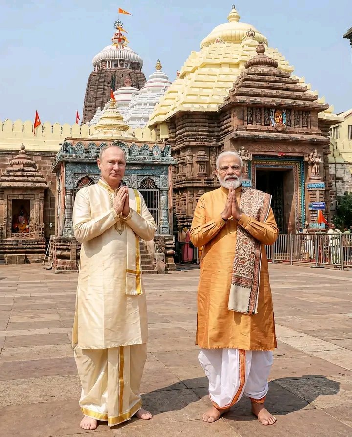 Jagdish4bishnoi's tweet image. हम AI के प्रोड्यूसर तो नहीं हैं 
मगर यूजर तो बड़े तकड़े हैं 
#PutinInIndia