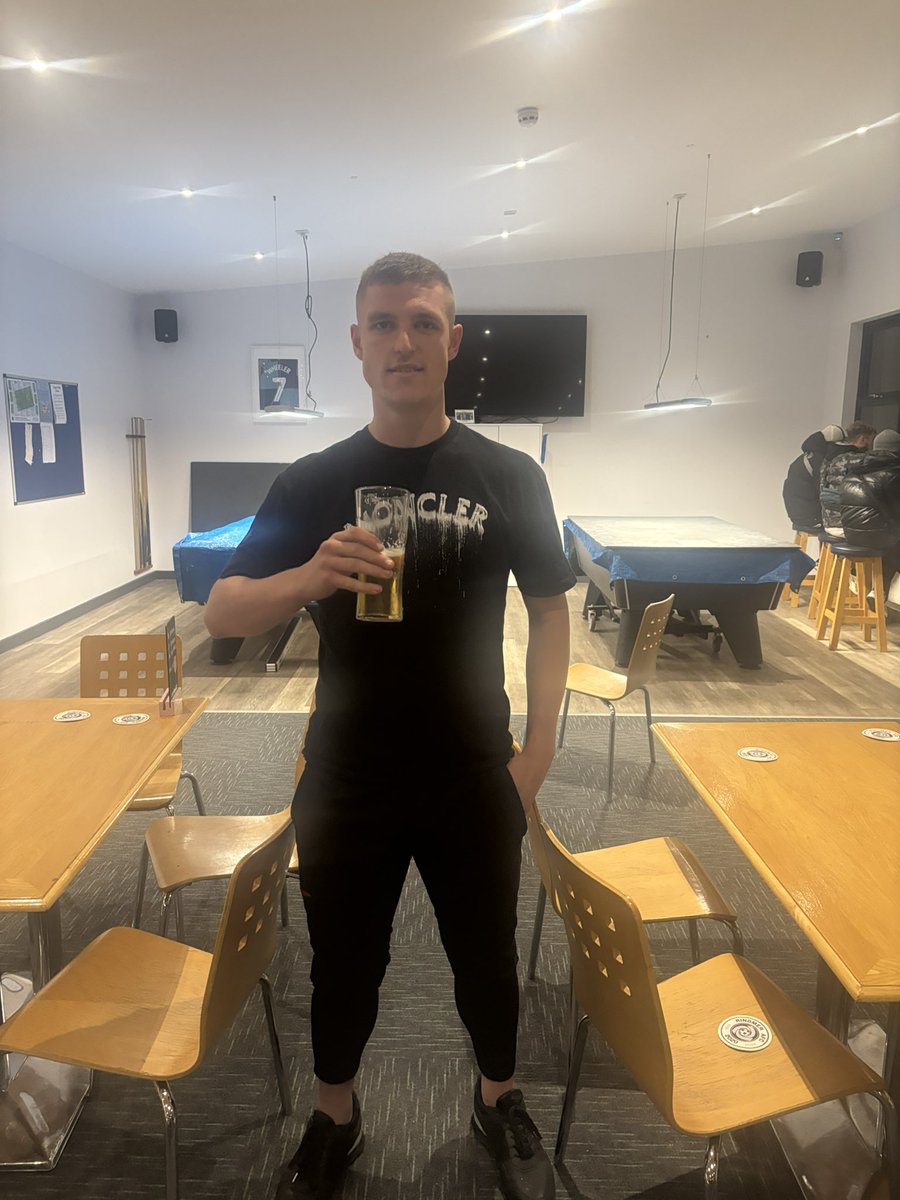FcTally's tweet photo. Ez Sunday Smoke 💨
The boys were up for it tonight as we strive through to the semis…..✅ 3-0 win in the Roy Terrington🏆 Special performance from Special players 😍
MOTM ⭐️ @shayt_02 😮💨
GOALSCORERS ⚽️
@rocco.cullen ⚽️
@billy_oliver_10 ⚽️⚽️
UP THE TALLY 🤍🖤
#tallyho #joe6 https://t.co/cJNCoFLVjw