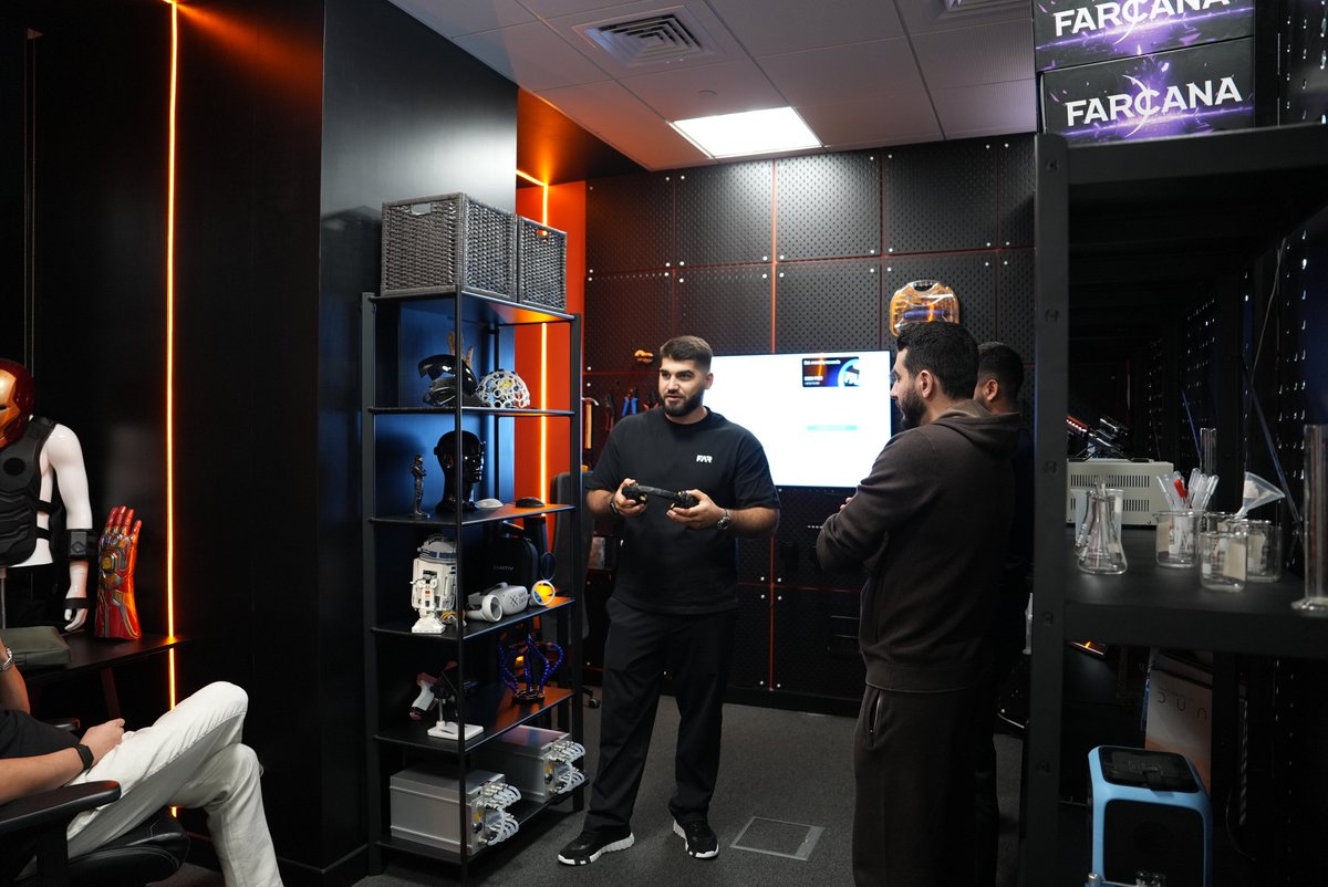 FARLabsAI's tweet image. Office packed out for 4 hours at FAR Labs HQ in Abu Dhabi.

As a Solana Breakpoint side event, we hosted the FAR Labs HQ Experience for AI, Gaming and Builders.

Investors, builders, and AI enthusiasts joined us to meet the teams behind FAR Labs and Farcana, explore our HQ, and…