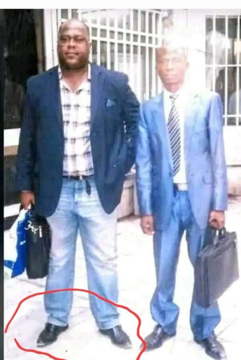 Jacques65217013's tweet photo. @gisele_mulumba Qu’il se regarde lui même avant de lancer des injures. Souvenez-vous de combat ntaba. https://t.co/fDJRkVRLB3