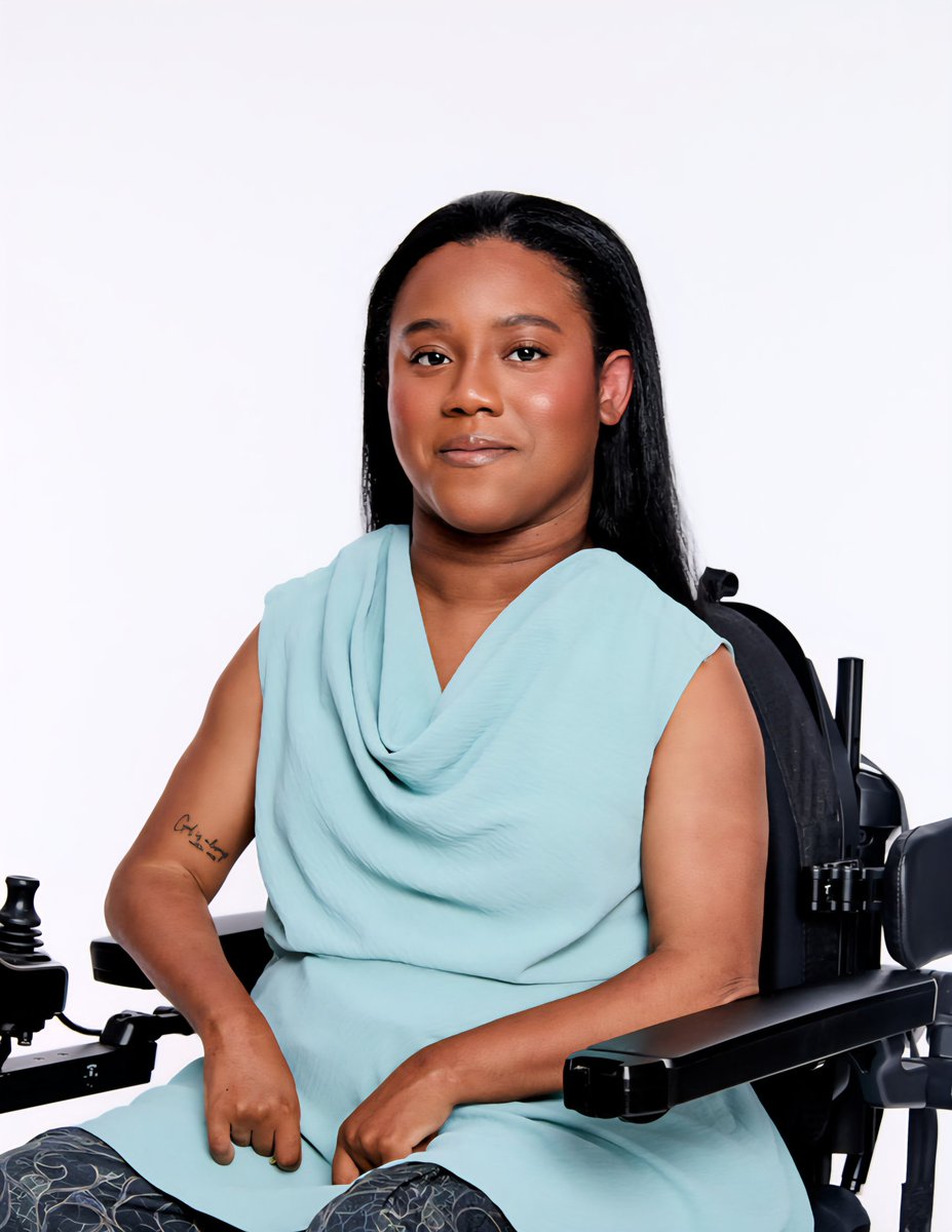 up close and personal

Full Insta Post: instagram.com/p/DSRnPq-jpUj/…

 #MondayMood #Monday #AdaptiveDesign #RethinkFashion #BeTheChange #DisabledBeauty #DisabilityAwareness #DisabledModel #MelaninQueen #VirtigeAdaptive #Odera #OderaStyle