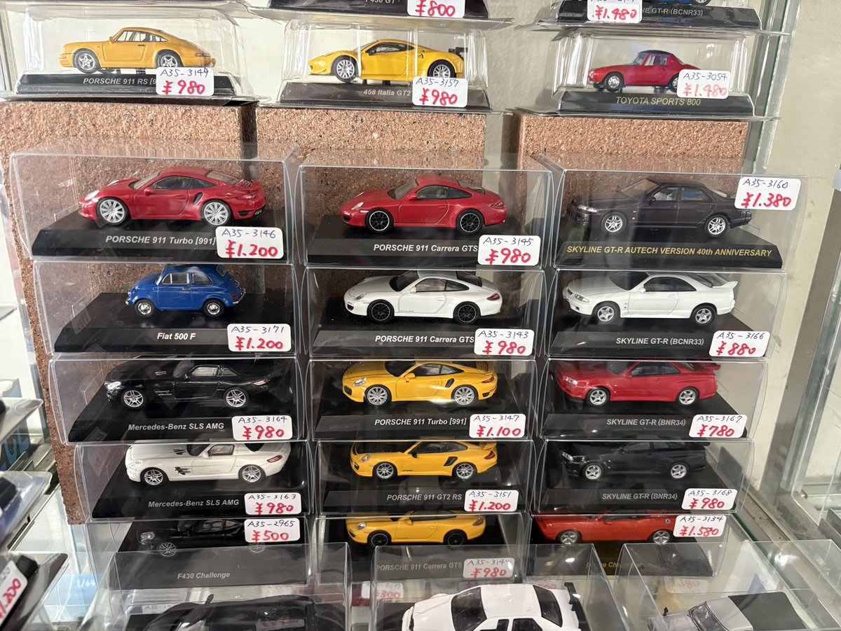 ☆A35&A36ケースに入荷しました!! 京商1/64ミニカーコレクション