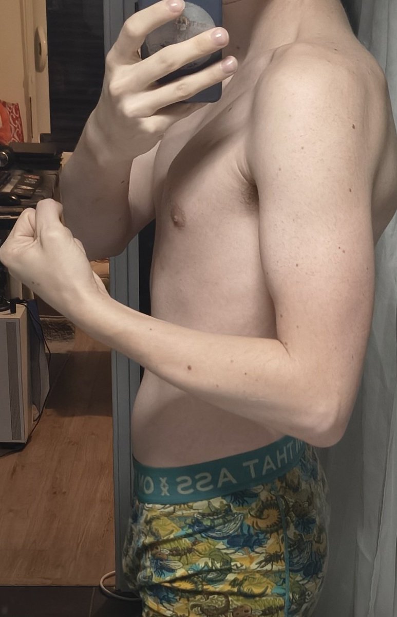 PupKaylan's tweet photo. A little update post, i started going back to the gym. 1 month progress! I plan on keeping hitting till i finally feel better about my body. Believe in yourselves cuties you can all reach your goals if you really want it! ♥️💪 https://t.co/TQzPoPRjRG