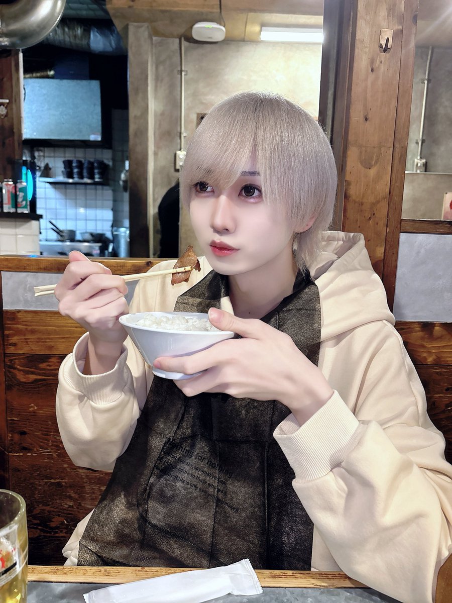 mazeraid_rui's tweet photo. もぐもぐタイム https://t.co/qXXHDaPxWC