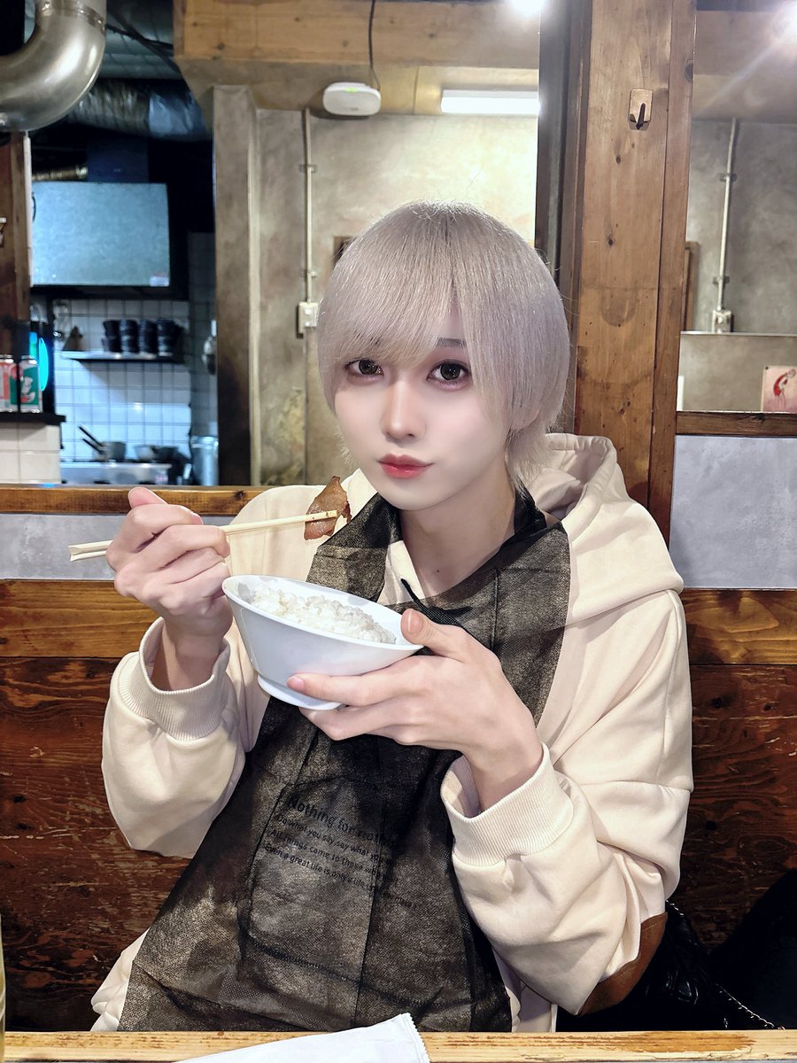mazeraid_rui's tweet photo. もぐもぐタイム https://t.co/qXXHDaPxWC