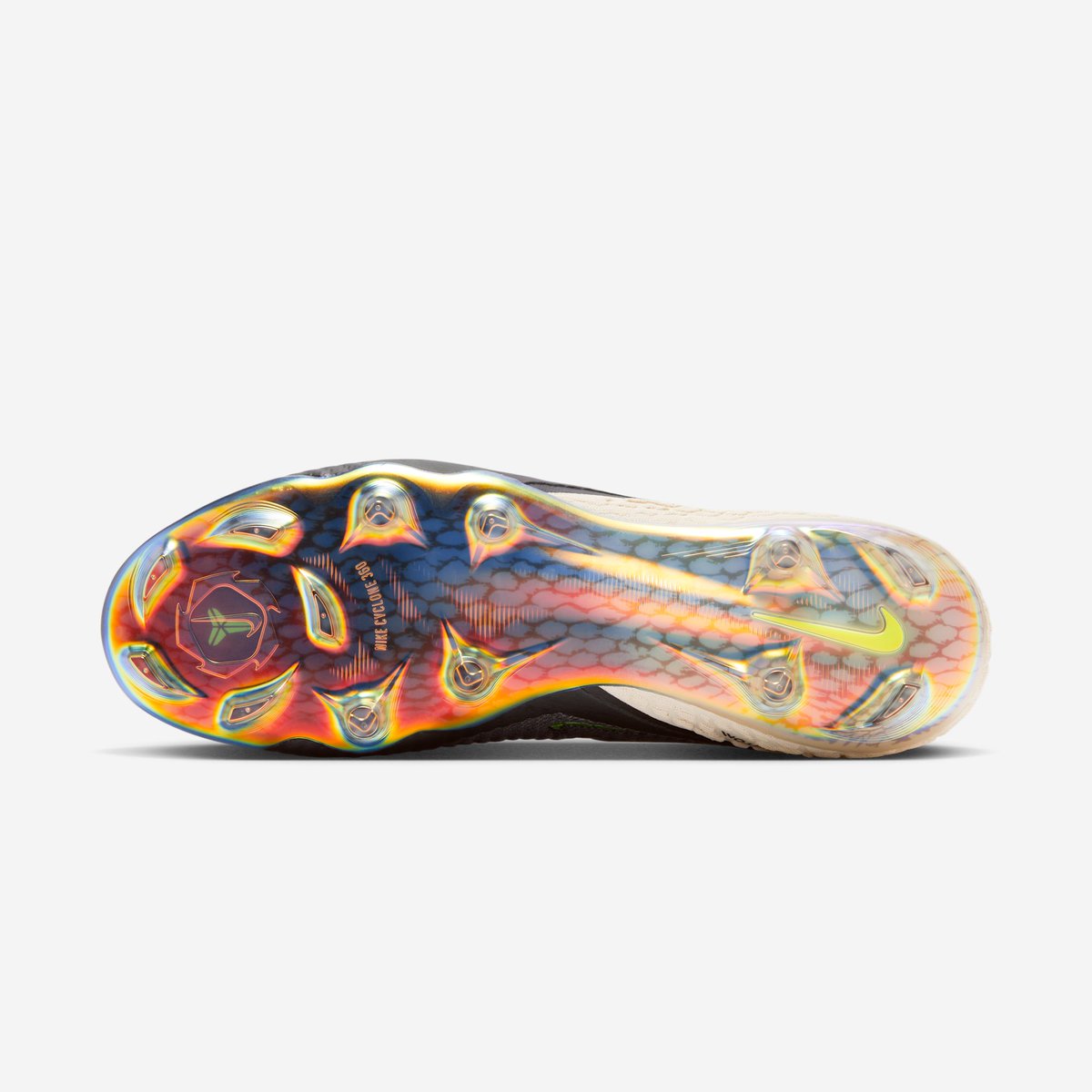 ImagesByStashed's tweet image. ad: Kobe x Nike Phantom 6 Elite SE 'Phantom' Low drops 9 am CET
UK: tidd.ly/4oSxTB6
FR: tidd.ly/4oUL6tu
DE: tidd.ly/3KLJRig
NL: tidd.ly/3Yune4U
ES: tidd.ly/3YxwfKs
BE: tidd.ly/4oYdjzj
IT: tidd.ly/3YeUn4N