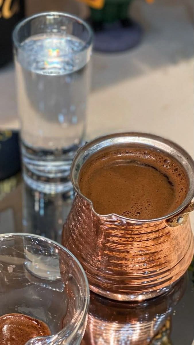 الإِكتِفَاء الذَاتِي نَوعٌ من القـوة
ألا تَلتَفِت ألَا تَنتِظرَ إعجَابًا أو إنتِبَاهًا مِن أحَد ..✨☕. 
صباح الخير 🌹🌹