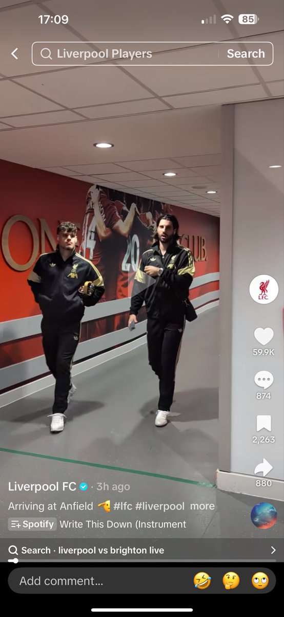 samyjo33's tweet photo. @LFC_Sam__ All 3 on the same day after Salah walked 🤦🏻‍♀️ all 3 not smiling with hands in pockets @PaulMerse https://t.co/FakfESKrDu