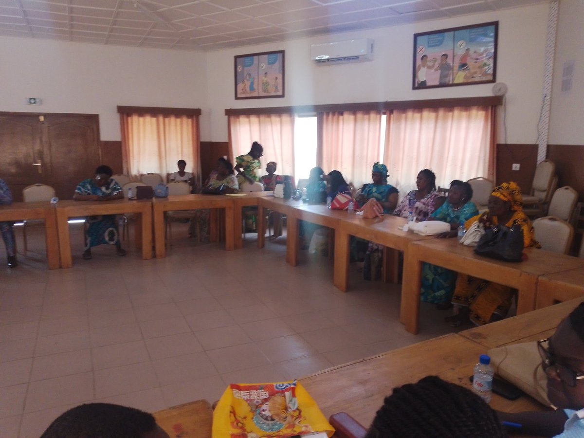 SOSBENIN's tweet photo. Le village d’enfants SOS Abomey-Calavi a autonomisé 7 jeunes, prêts à affronter la vie de manière indépendante après des années de prise en charge.
Une étape clé vers un avenir responsable et porteur d’espoir.
👉 Lire l’article :
🔗 https://t.co/MX4LuZUsaW https://t.co/5Ut4Jo6rHt