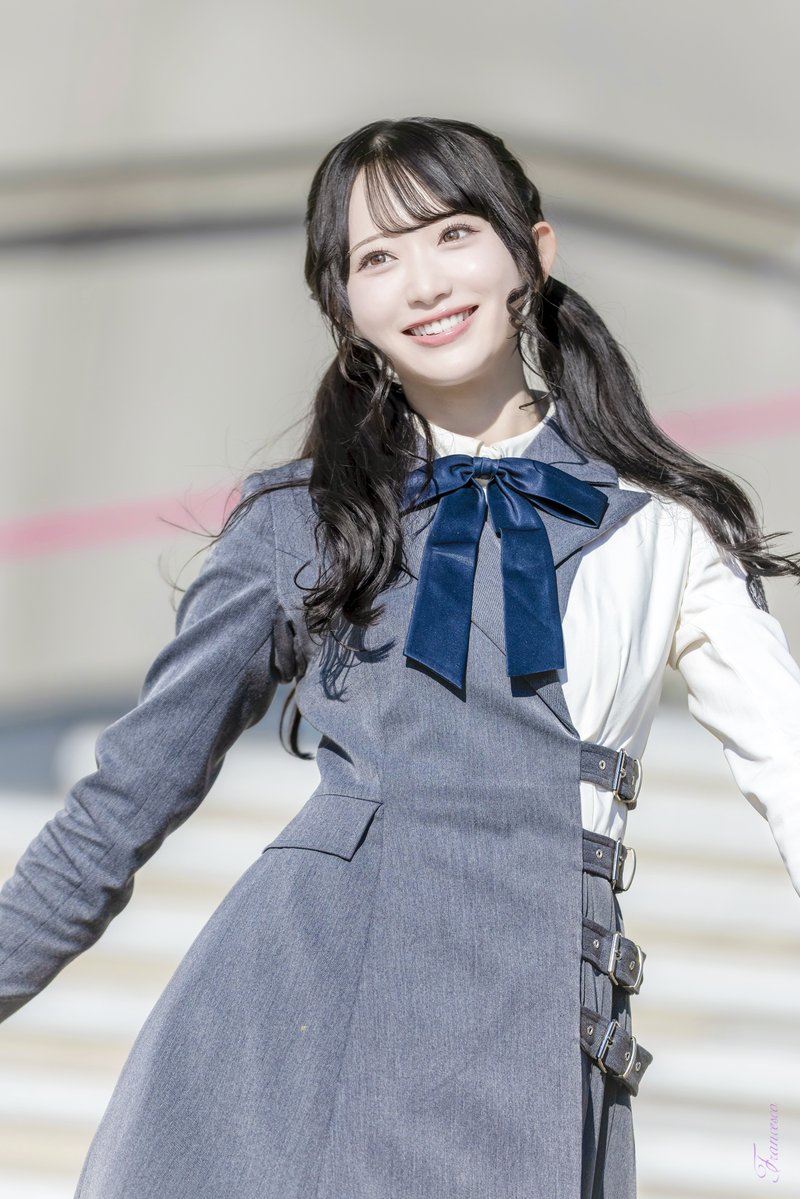 Before My Eyes, the Melody Converged on Her 目の前でその旋律は彼女